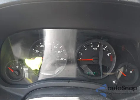 2013 Jeep Compass Latitude z USA, uszkodzony, nr VIN 1C4NJDEBXDD236206